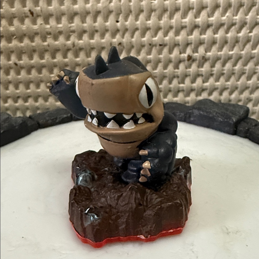 Nintendo Character Figurine - Black and Brown